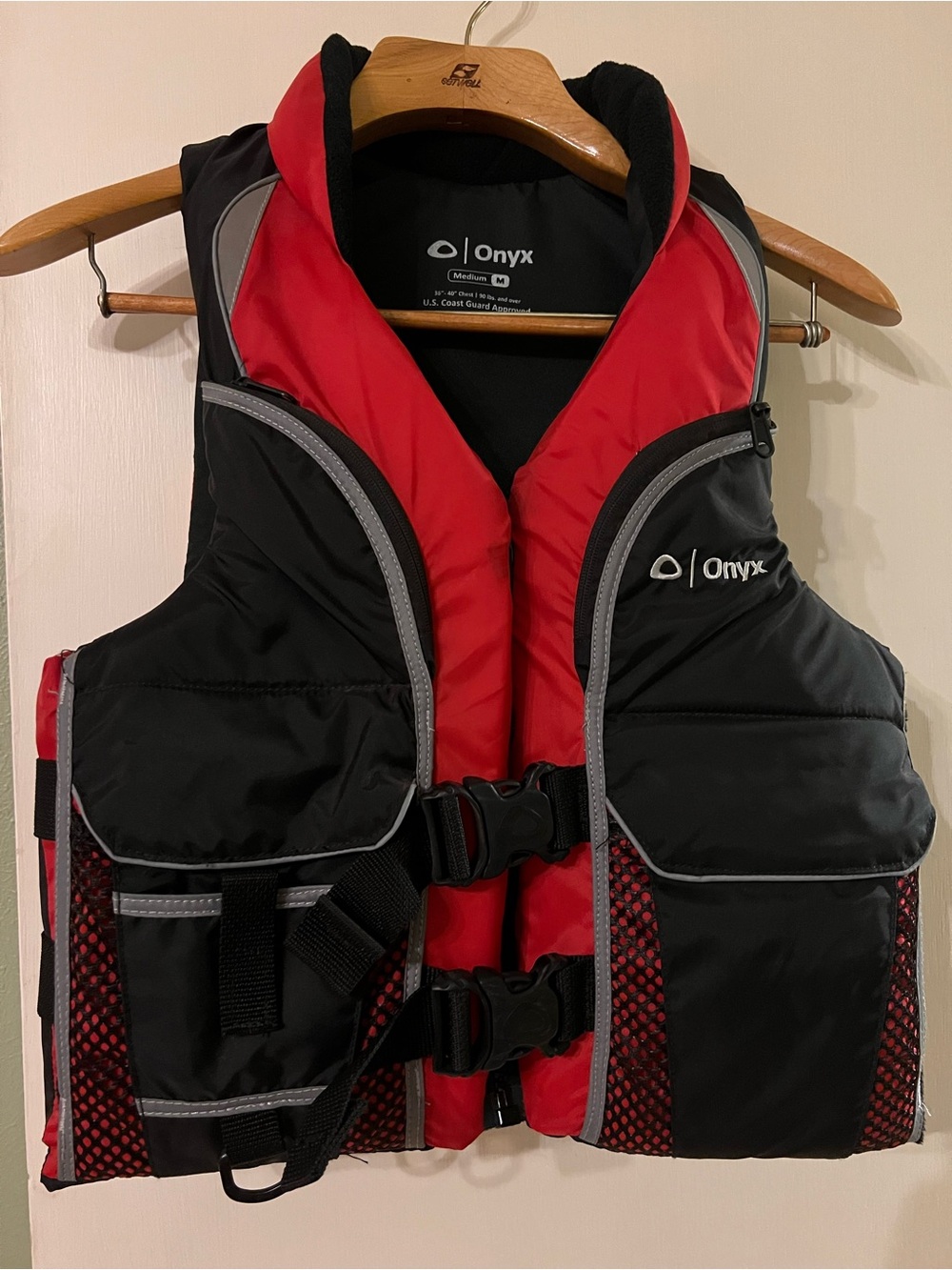 Onyx Adult Life Vest Medium Red Black US Coast Guard Approved Boating Kayak PFD